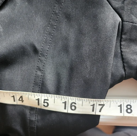 Calvin Klein women's belted rain coat. - Picture 4 of 8